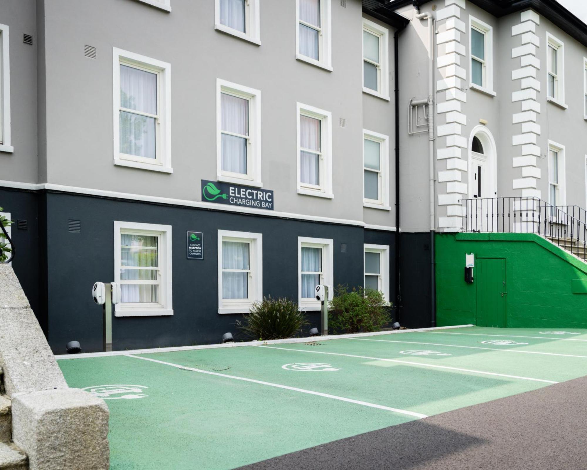 The Sandymount Hotel — Photos 1